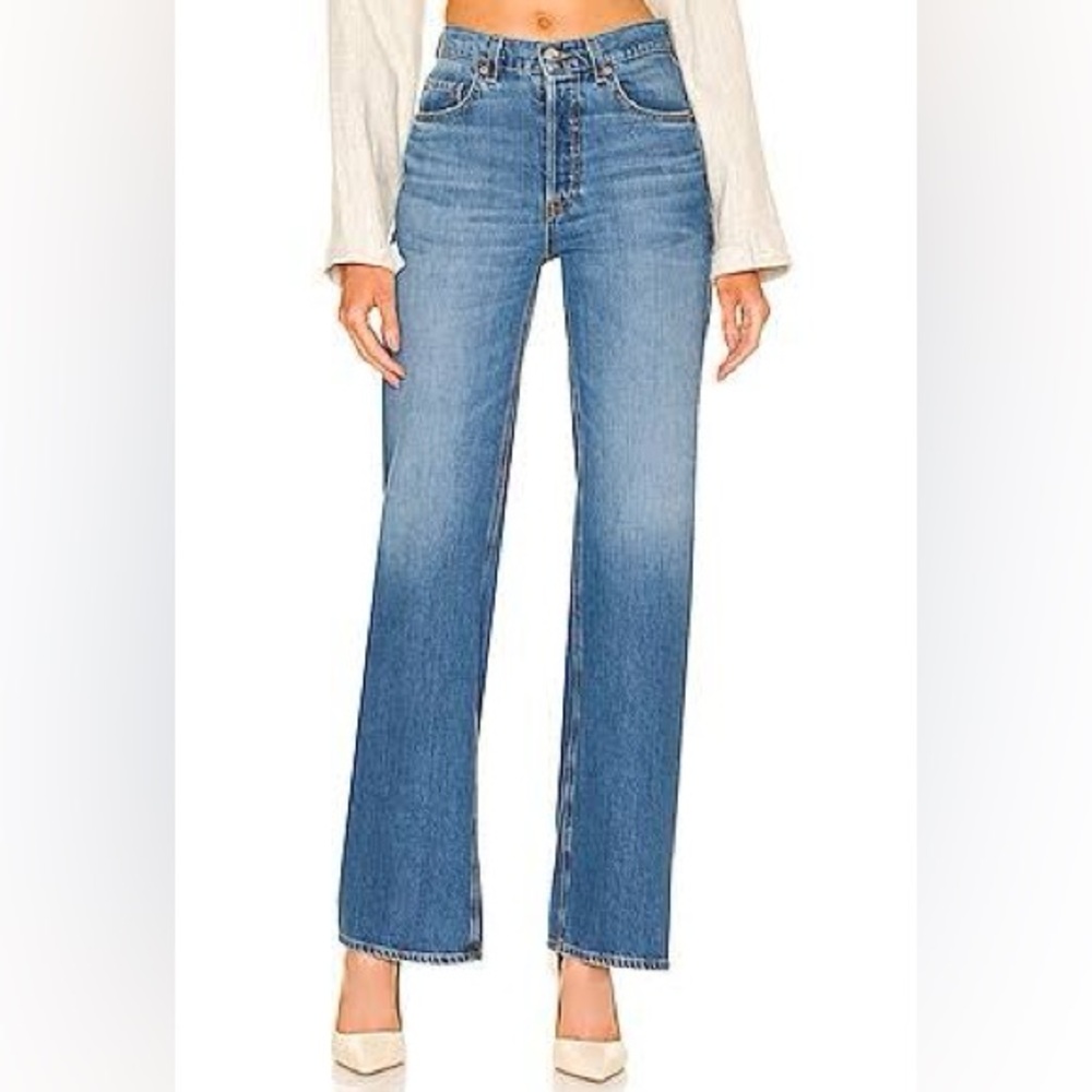 GRLFRD High Rise Loose Straight Jeans in Garden Court
Size 24